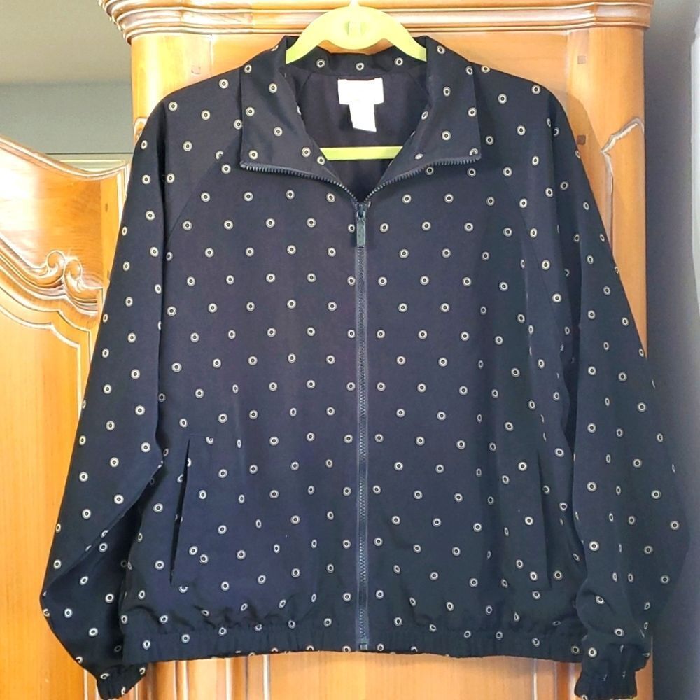 EP Pro Y2K black light weight vintage jacket. Zipper‎ closure. Front pockets.
